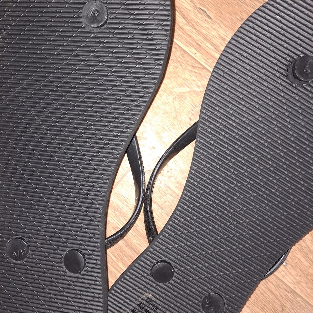 Flip Flops - Picture 3 of 3